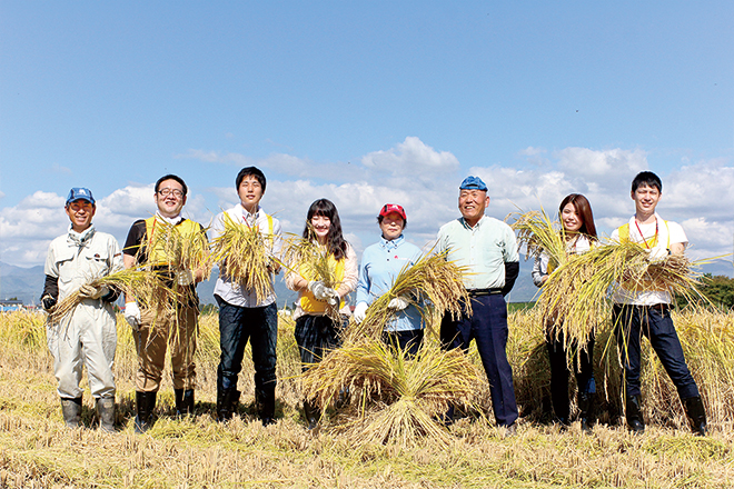 JA会津いいで農業協同組合の農家の皆さんに稲刈り指導いただきました